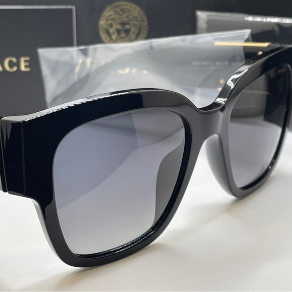 Versace VE 4437U GB1/T3 Black Polarized Sunglasses Grey Gradient Lens Authentic - Picture 7 of 7